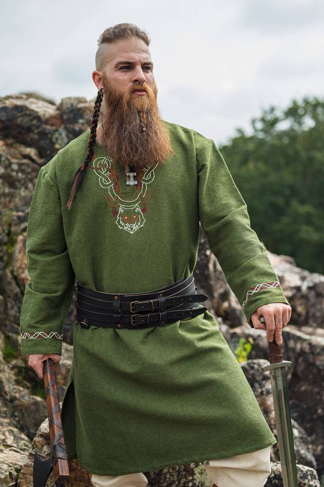 ​Viking Tuniek in Groen met handgemaakt Borduursel