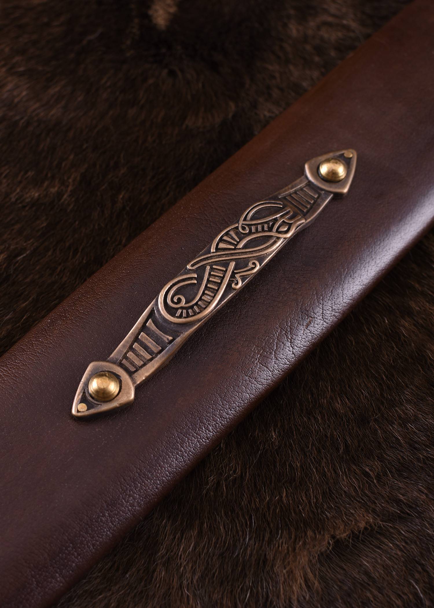 Vikingzwaard (Isle of Eigg) met lederen handvat, Damascus staal met Schede