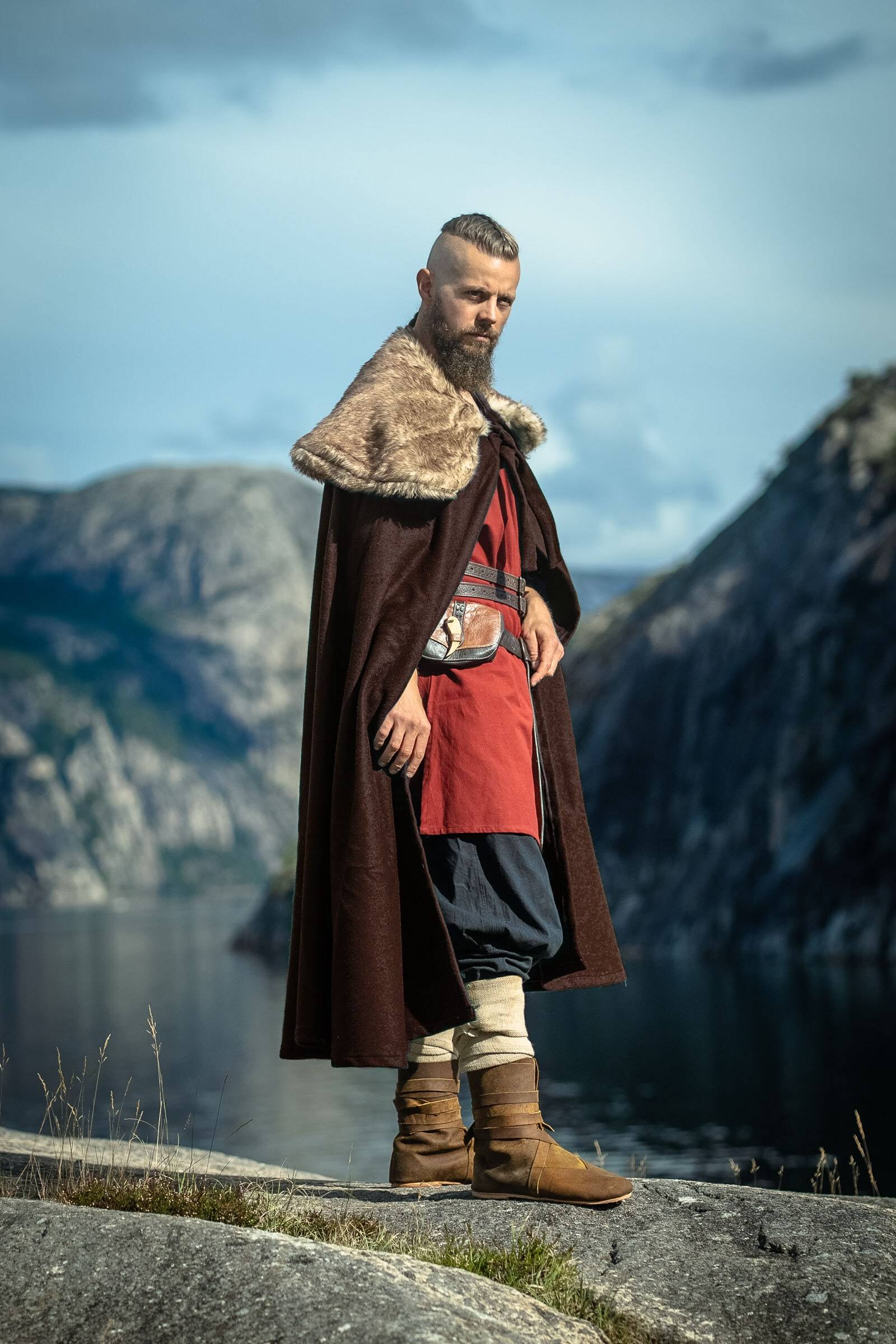 Viking Mantel/Cape met Imitatiebont in Bruin
