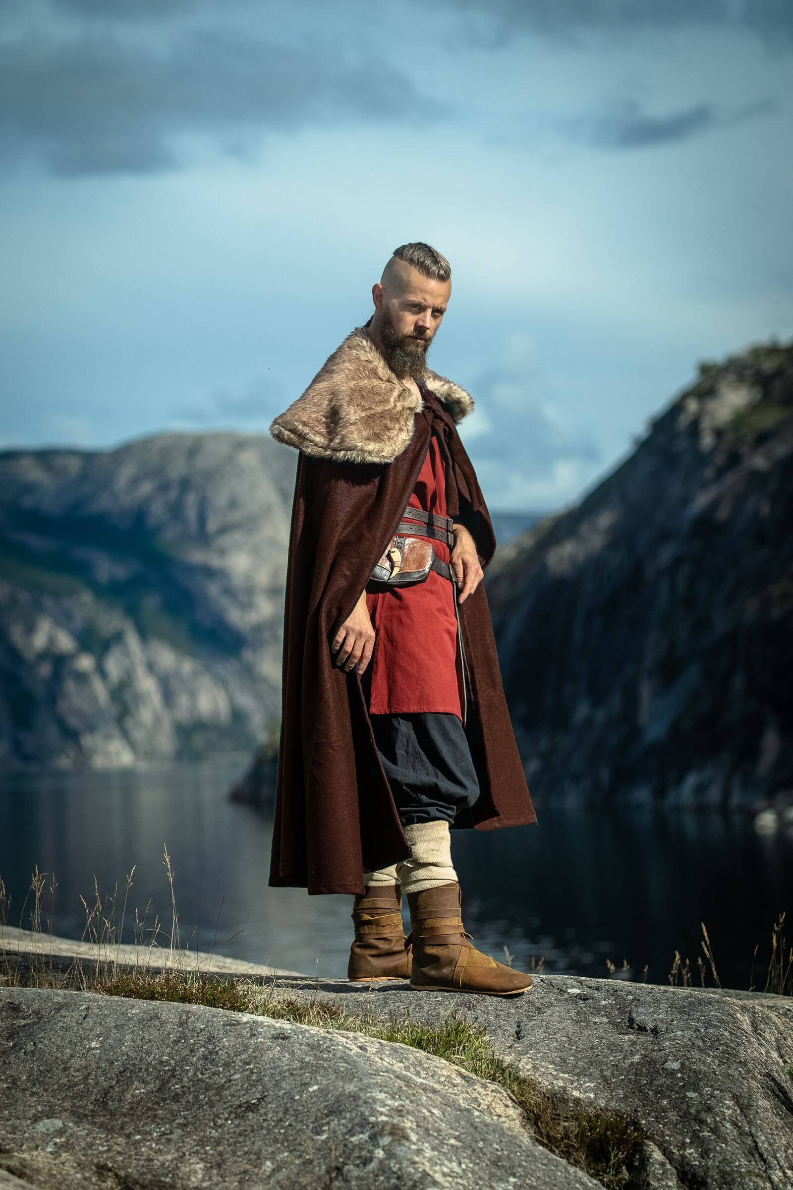 Viking Mantel/Cape met Imitatiebont in Bruin