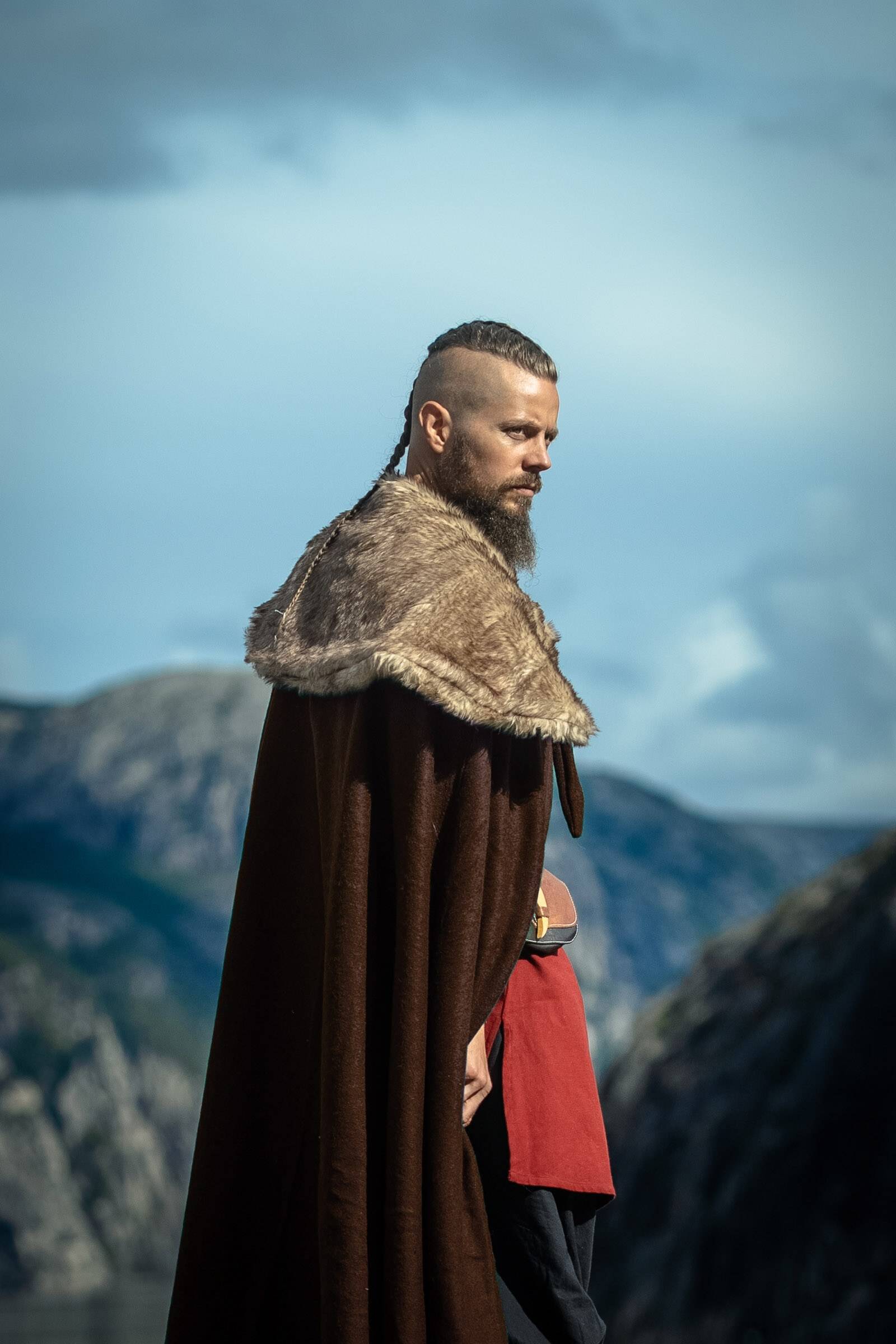 Viking Mantel/Cape met Imitatiebont in Bruin