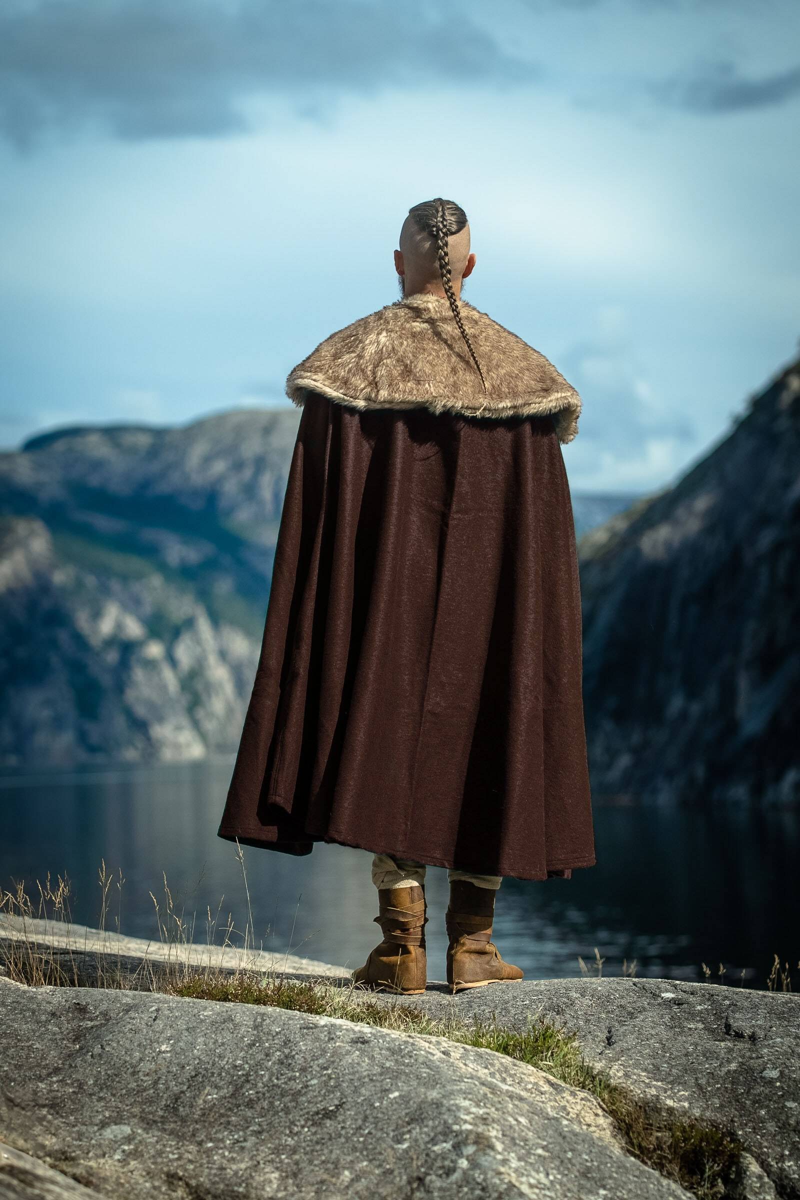 Viking Mantel/Cape met Imitatiebont in Bruin