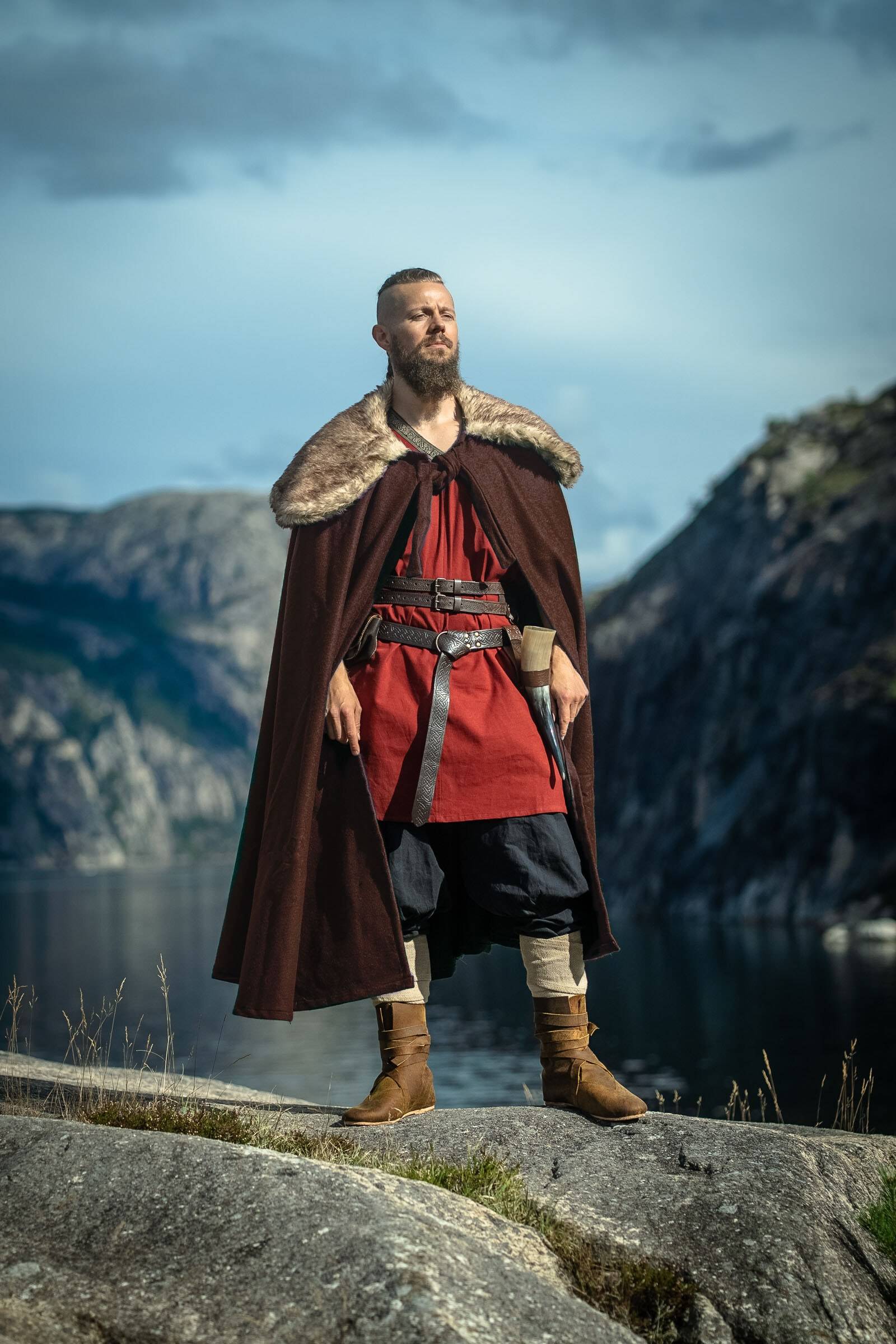 Viking Mantel/Cape met Imitatiebont in Bruin