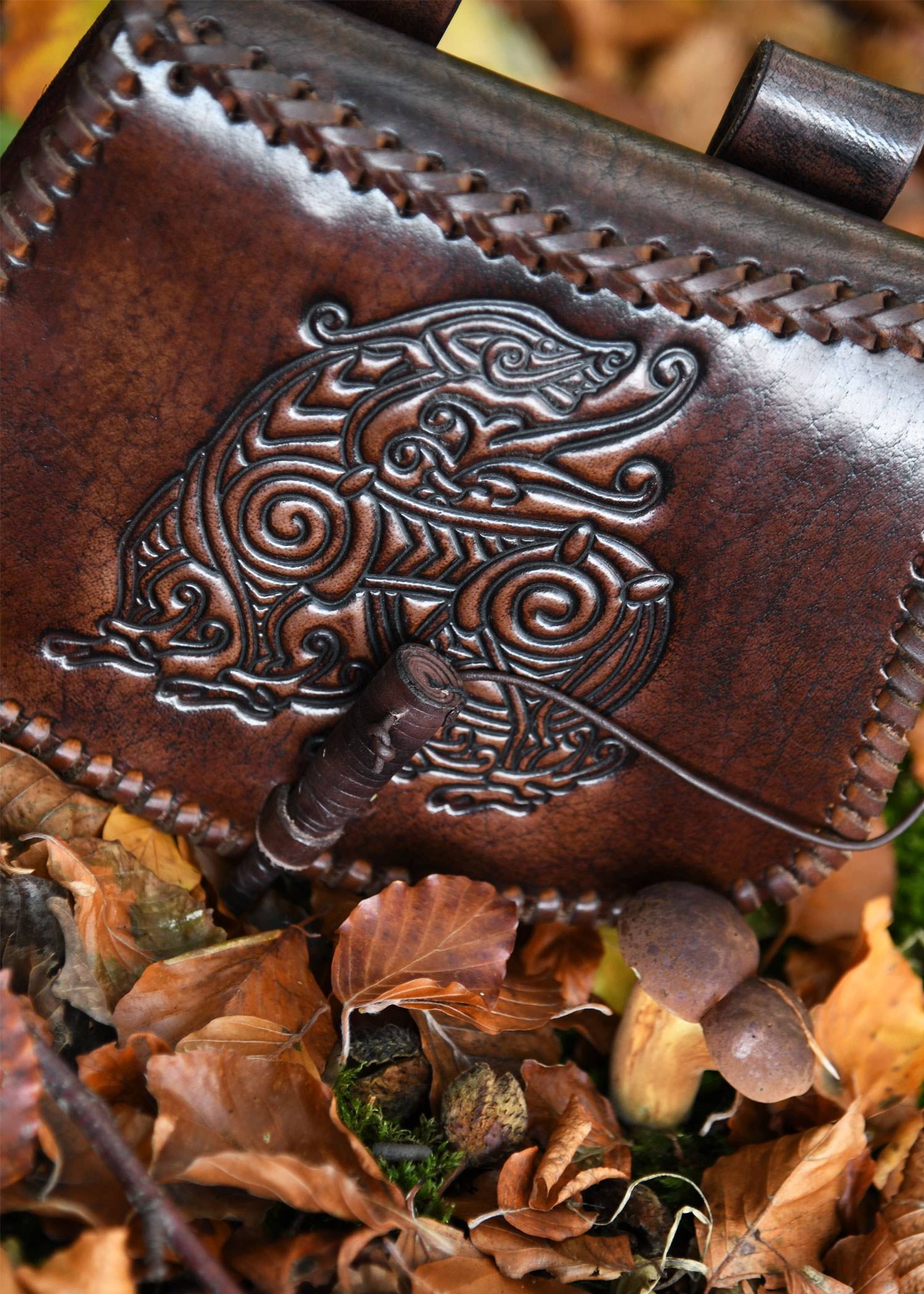 Wikinger ​Gürteltasche aus Leder mit Drachen-Prägung, Braun
