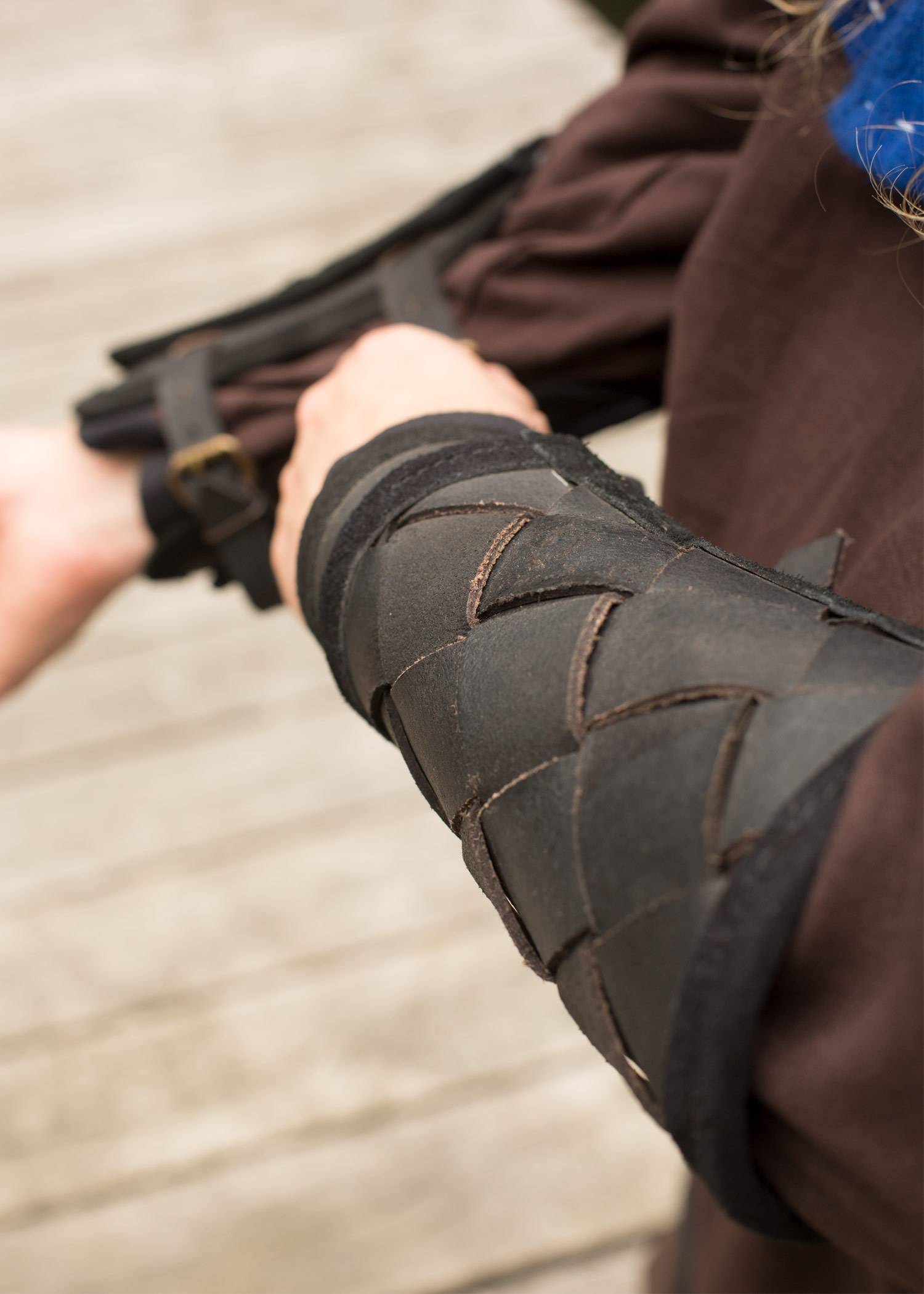 RFB Viking polsbeschermers, gemaakt van leer in de kleur zwart