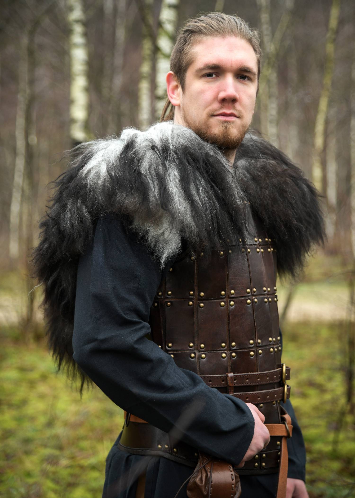 Schulterfell aus Nordlandschnucken-Fell, schwarz grau