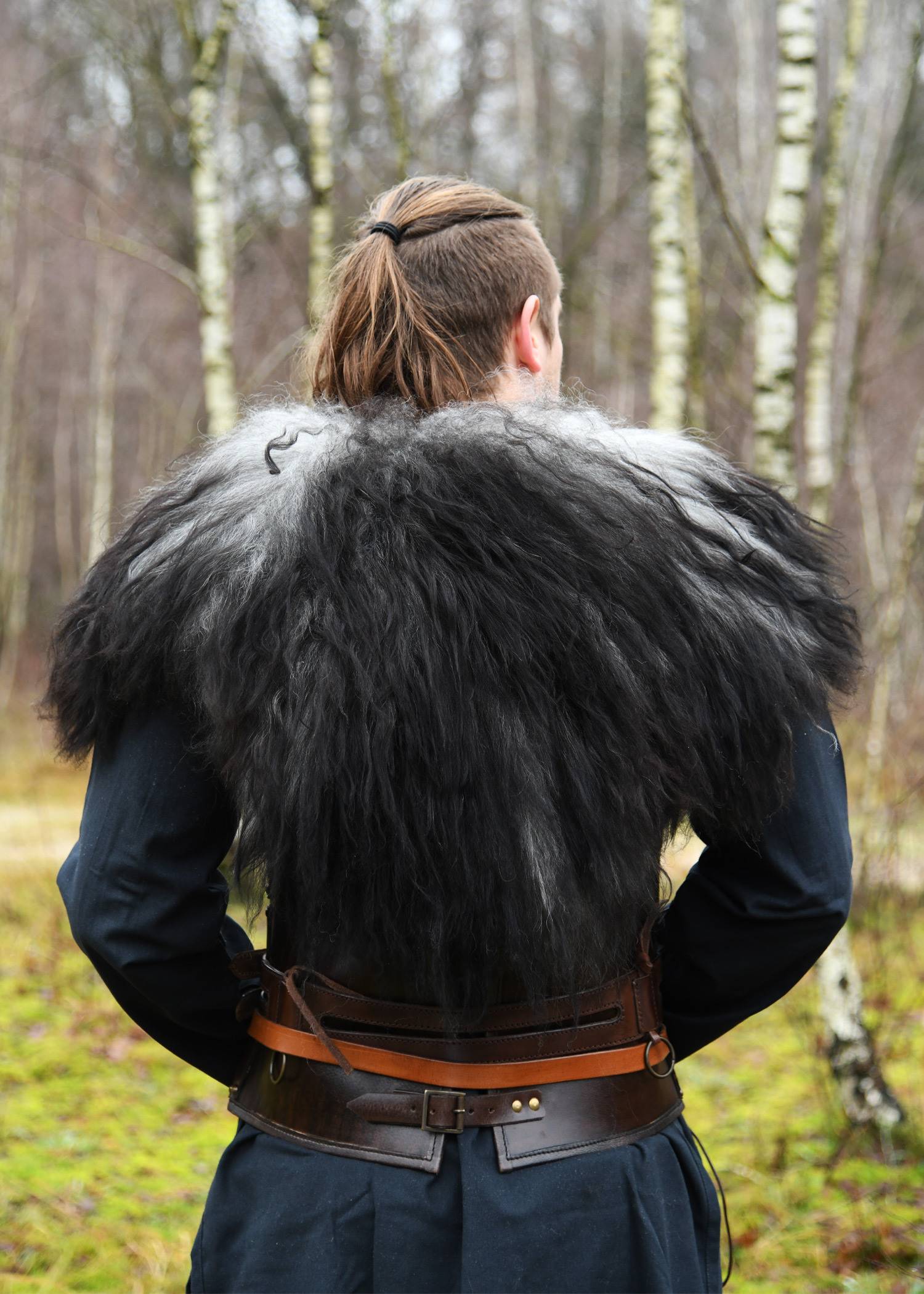 Schulterfell aus Nordlandschnucken-Fell, schwarz grau