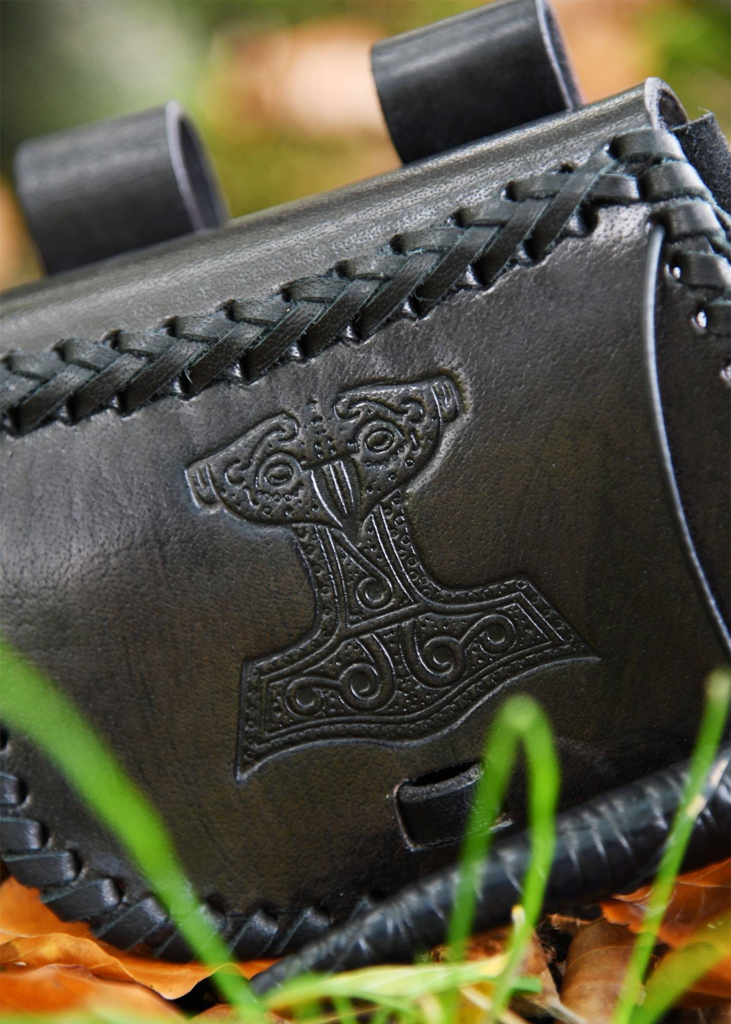 Viking Heuptas klein, gemaakt van leer met Thor's hamer reliëf, zwart