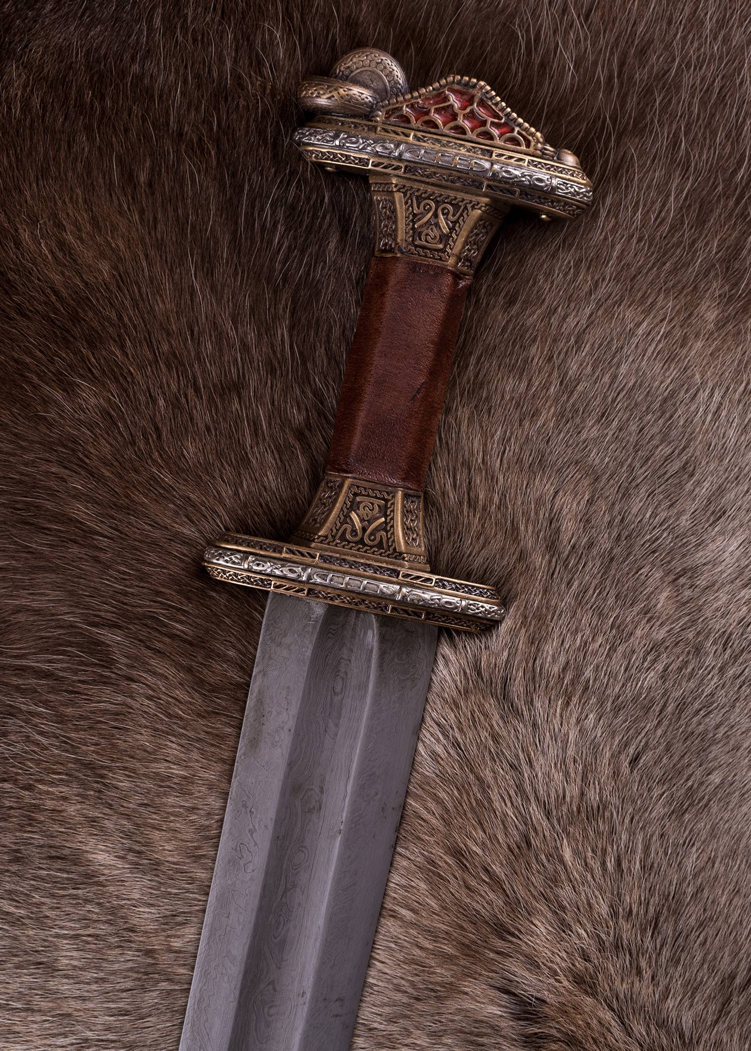 Scandinavisch Viking Vendelzeit zwaard met messing gevest, Damascus-lemmet