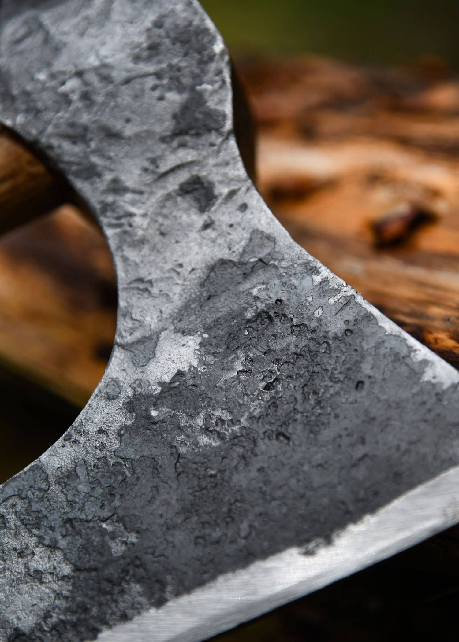 Vikingbijl van staal, handgesmeed, type D.