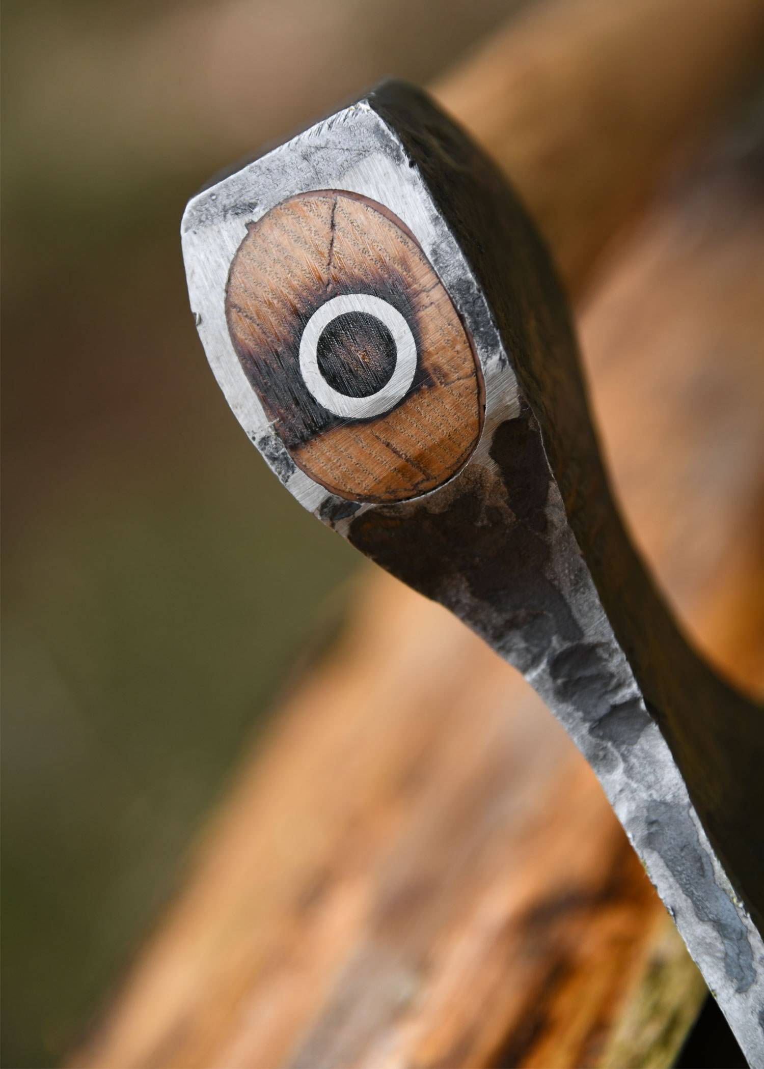 Vikingbijl van staal, handgesmeed, type D.