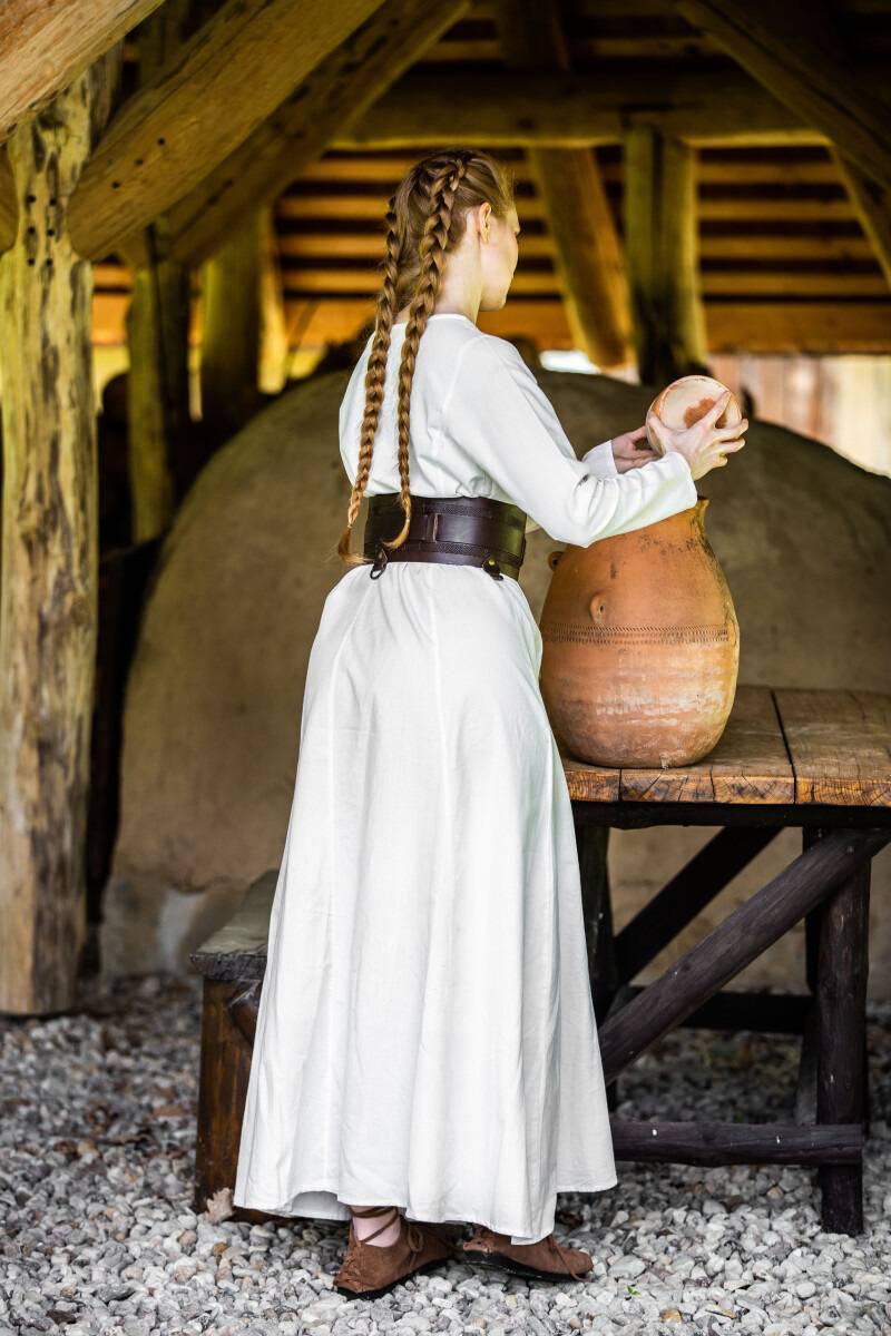 ​​Schlichtes Wikinger Unterkleid in Natur