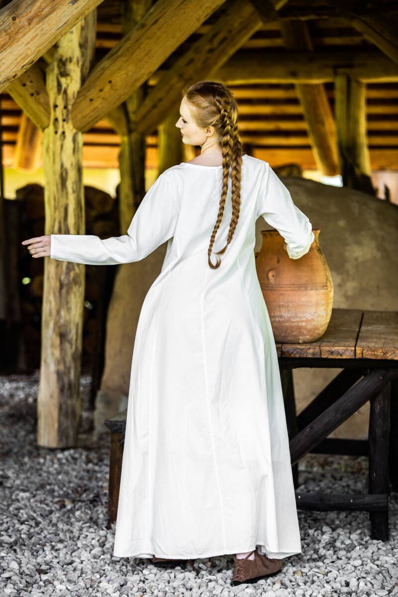 ​​Schlichtes Wikinger Unterkleid in Natur
