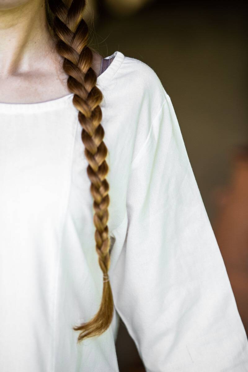 ​​Schlichtes Wikinger Unterkleid in Natur