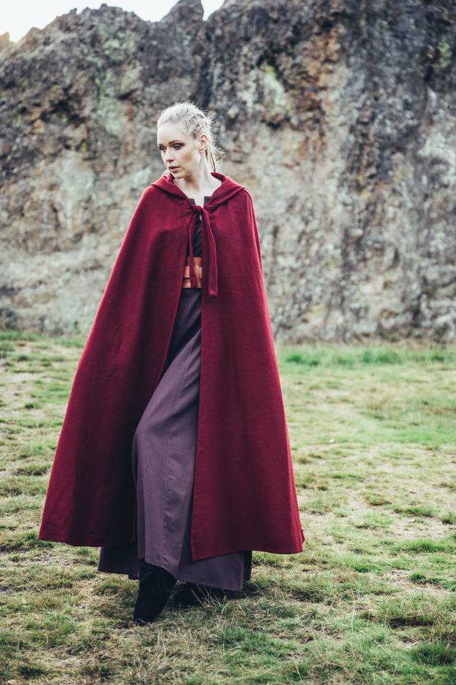 Middeleeuwse Cape Wol in Rood met Muts,131 cm