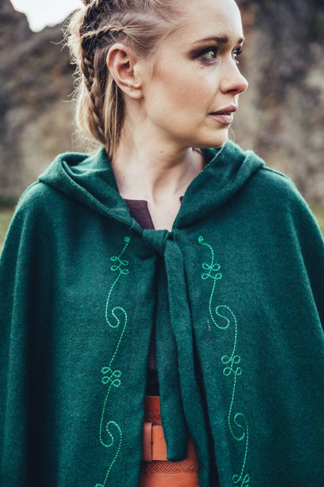 Middeleeuwse Cape Wol in Groen met Borduursels, 131 cm