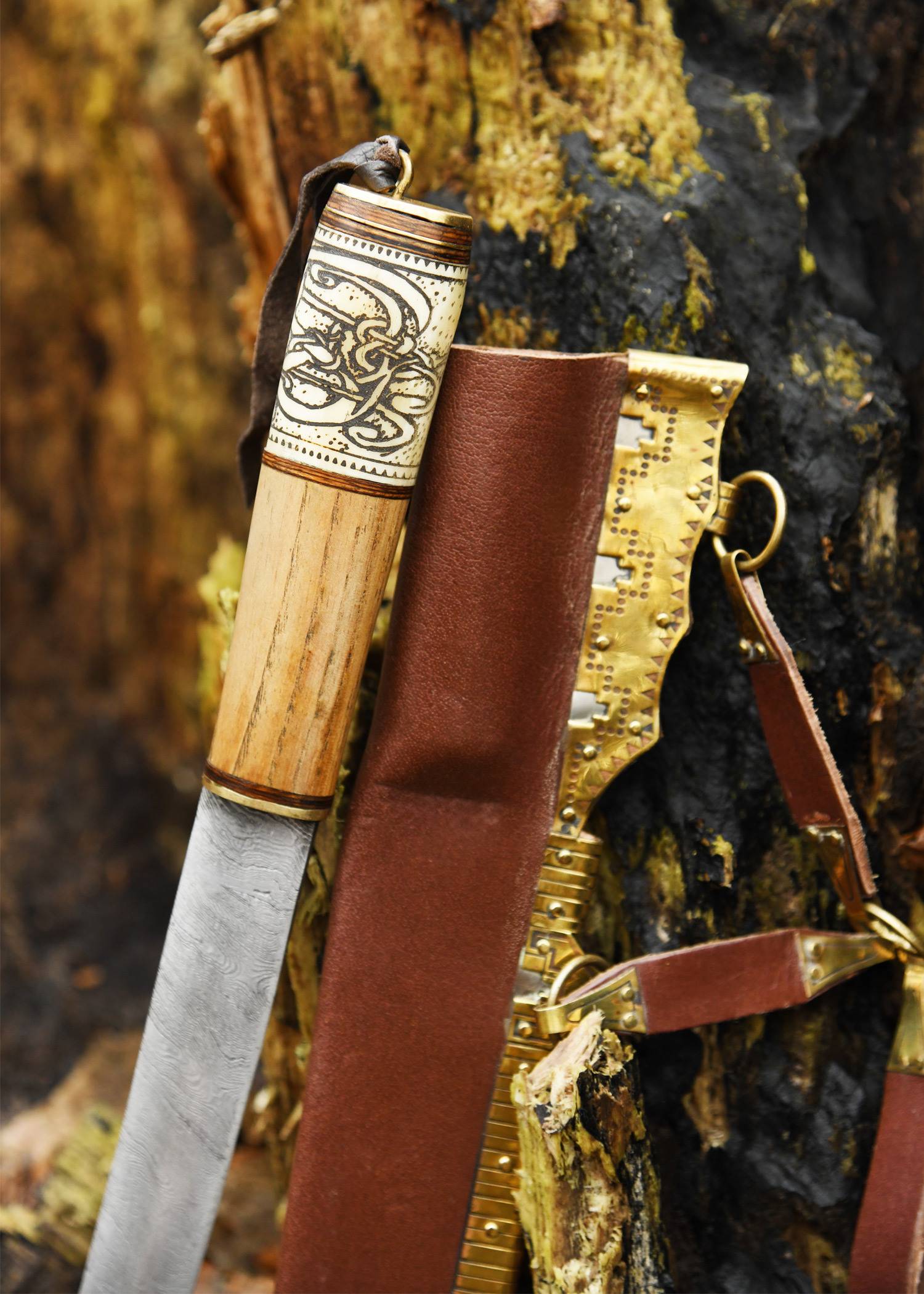 ​Wikingermesser mit Damastklinge und Holz-/Knochengriff mit Knotenmuster