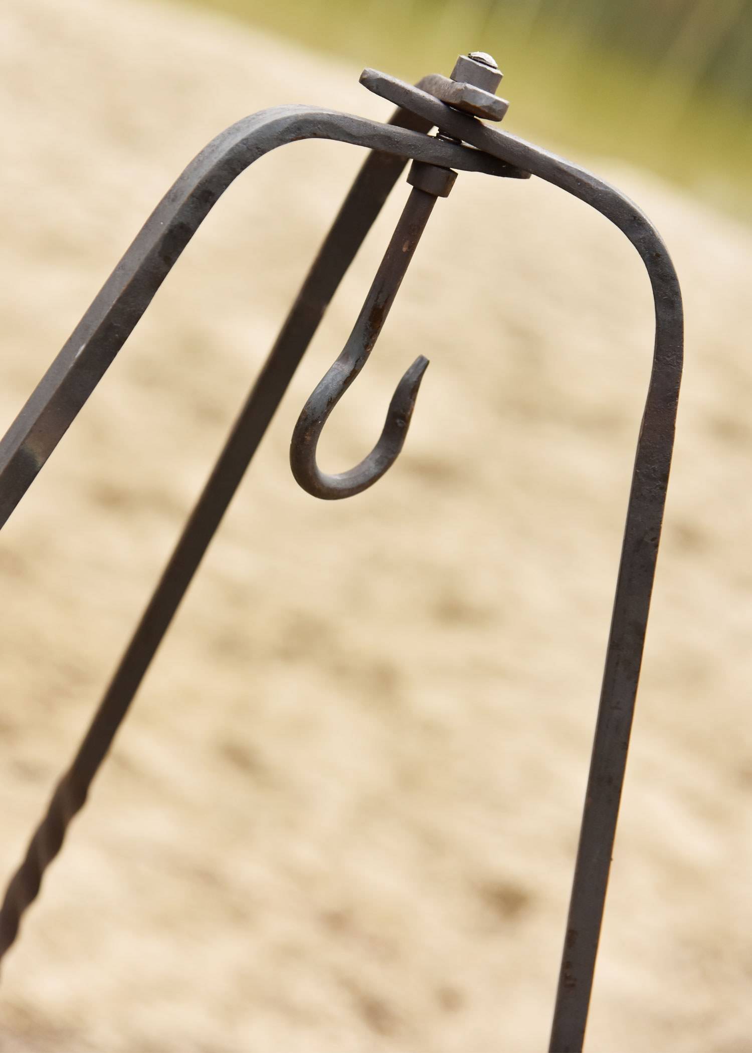 Middeleeuwse Gesmede Driepoot, ca.115 cm