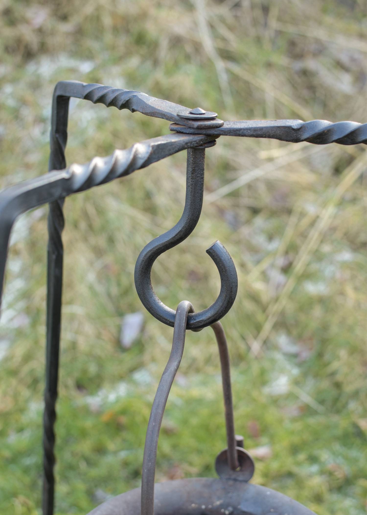Middeleeuwse Gesmede Driepoot, ca. 93 cm