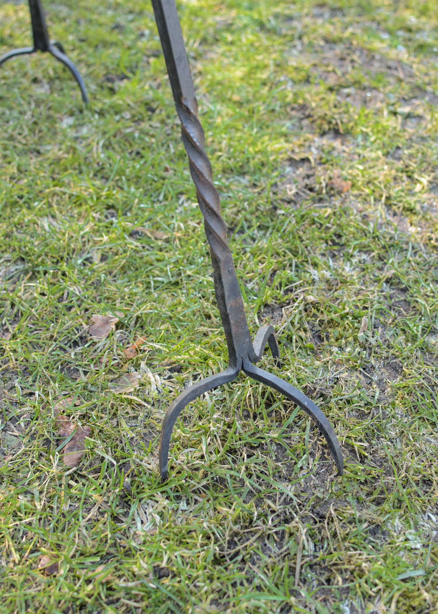 Middeleeuwse Gesmede Driepoot, ca. 93 cm