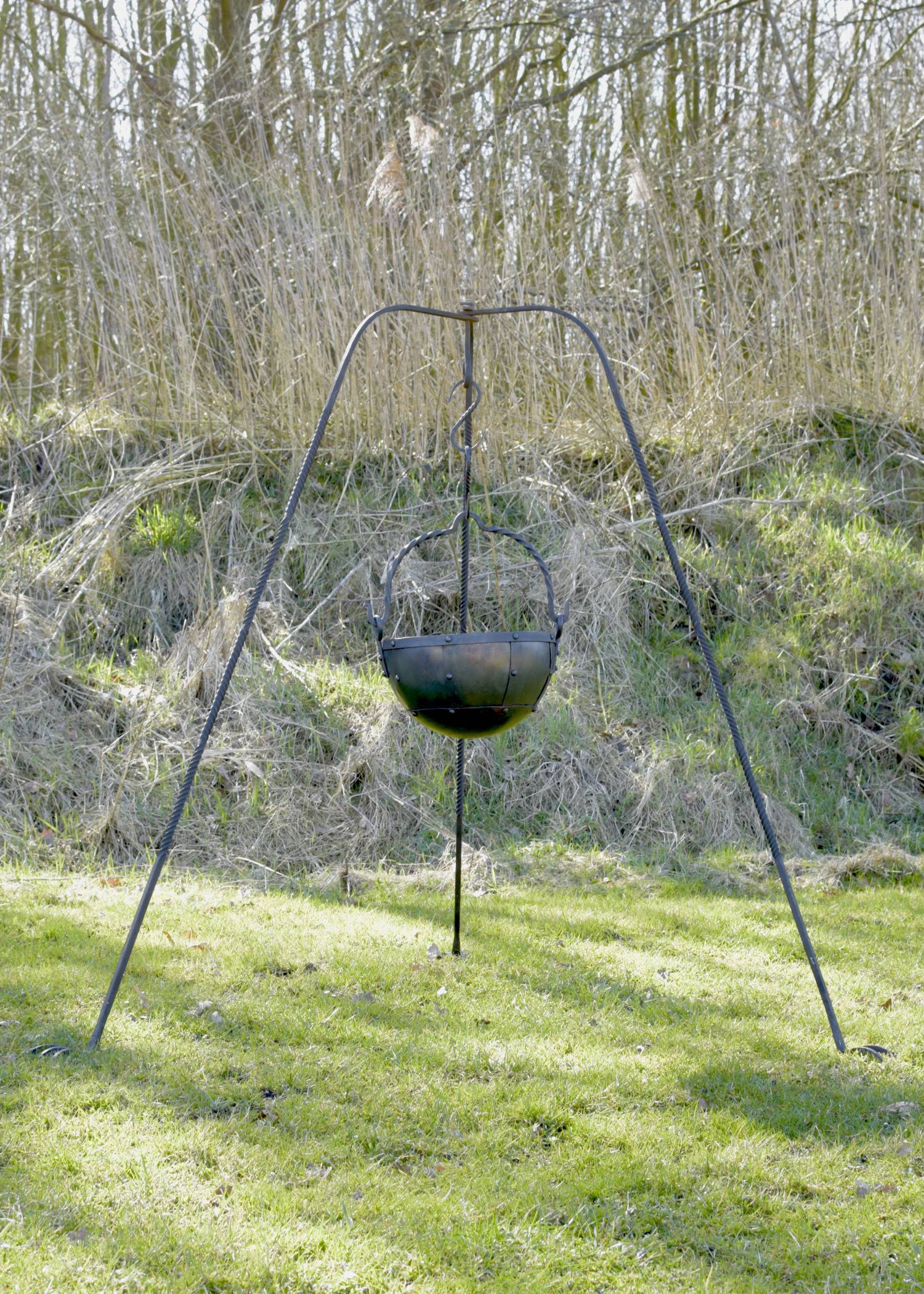 Middeleeuwse Gesmede Driepoot, ca.155 cm