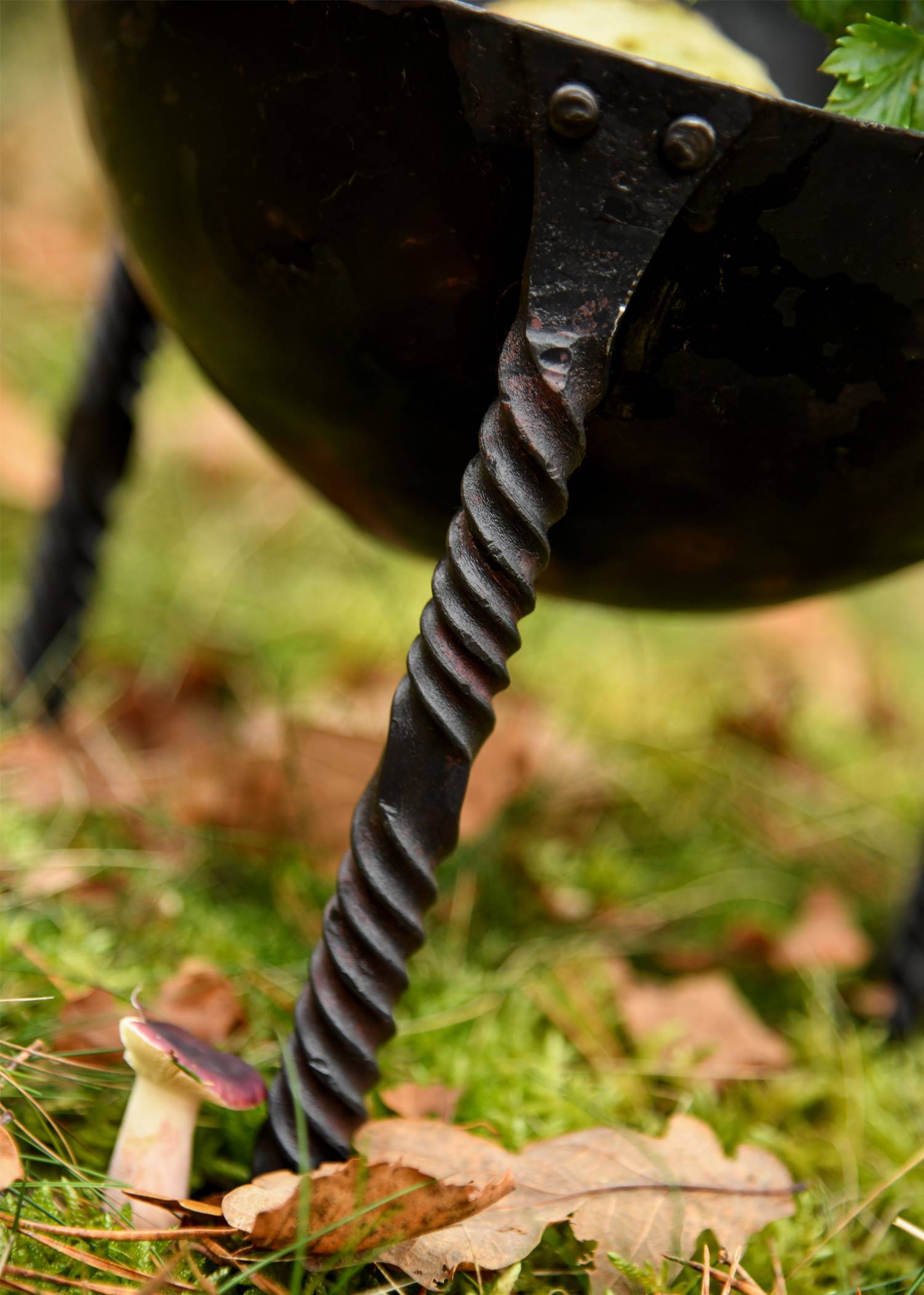 Grapen, Dreibein-Pfanne, Dreibein-Topf, handgeschmiedet