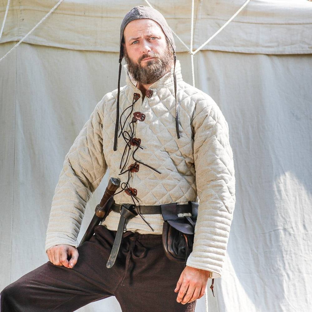 Gambeson - Aketon Wolfenwacht, wambuis in naturel, maat S. (UITVERKOOP)