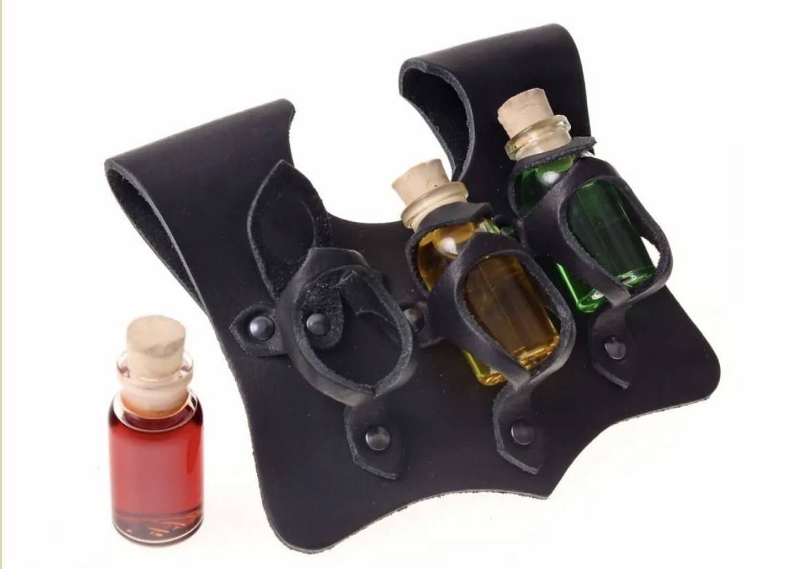 ​​Hexen-Alchemisten Trankhalter für LARP mit 3 aufgesetzten Flaschen in Schwarz