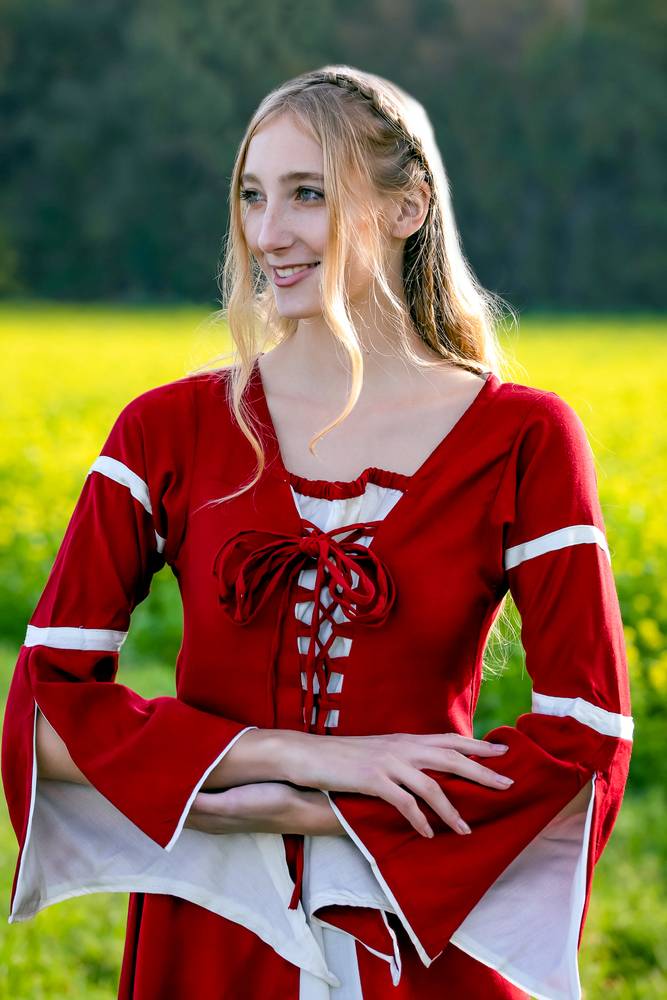 ​Mittelalterkleid in Rot-Natur