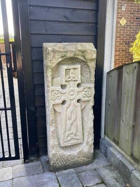Keltisch Kruis - Beeldhouwwerk in Bentheimersteen