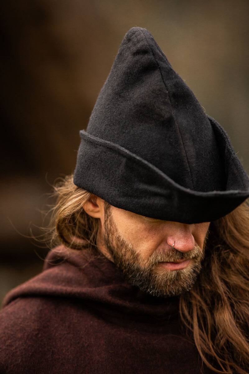 Robin Hood Muts, Wol in Zwart
