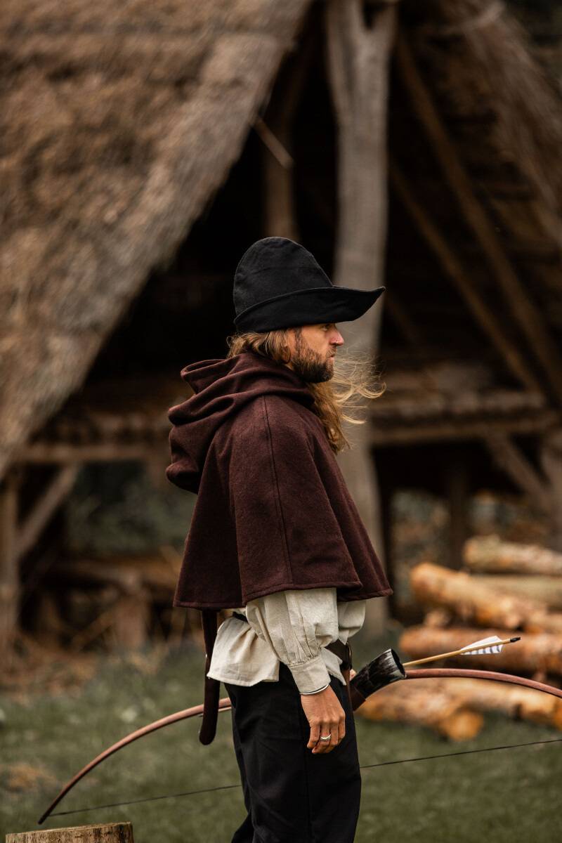 Robin Hood Muts, Wol in Zwart