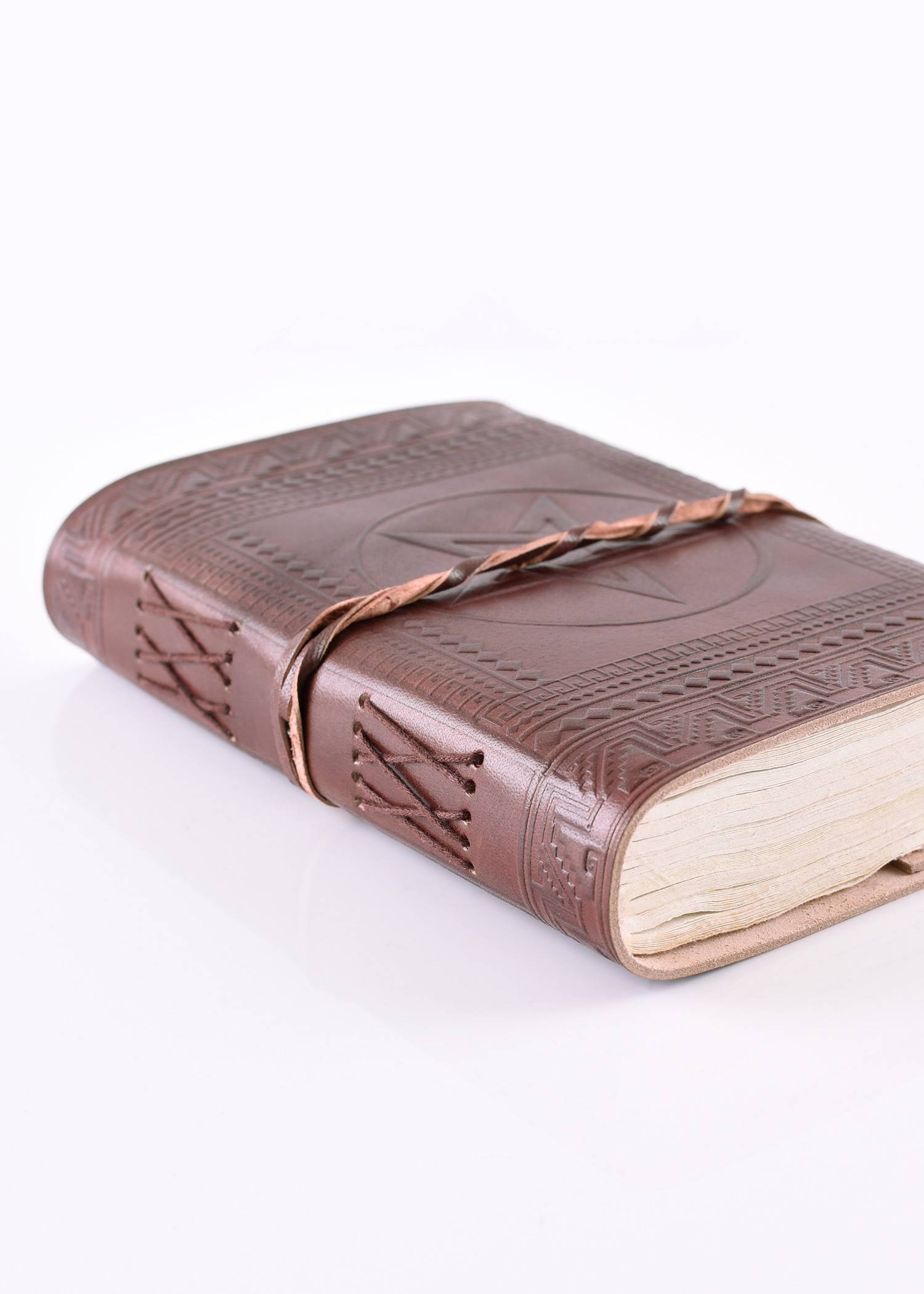 Lederbuch mit Pentagramm