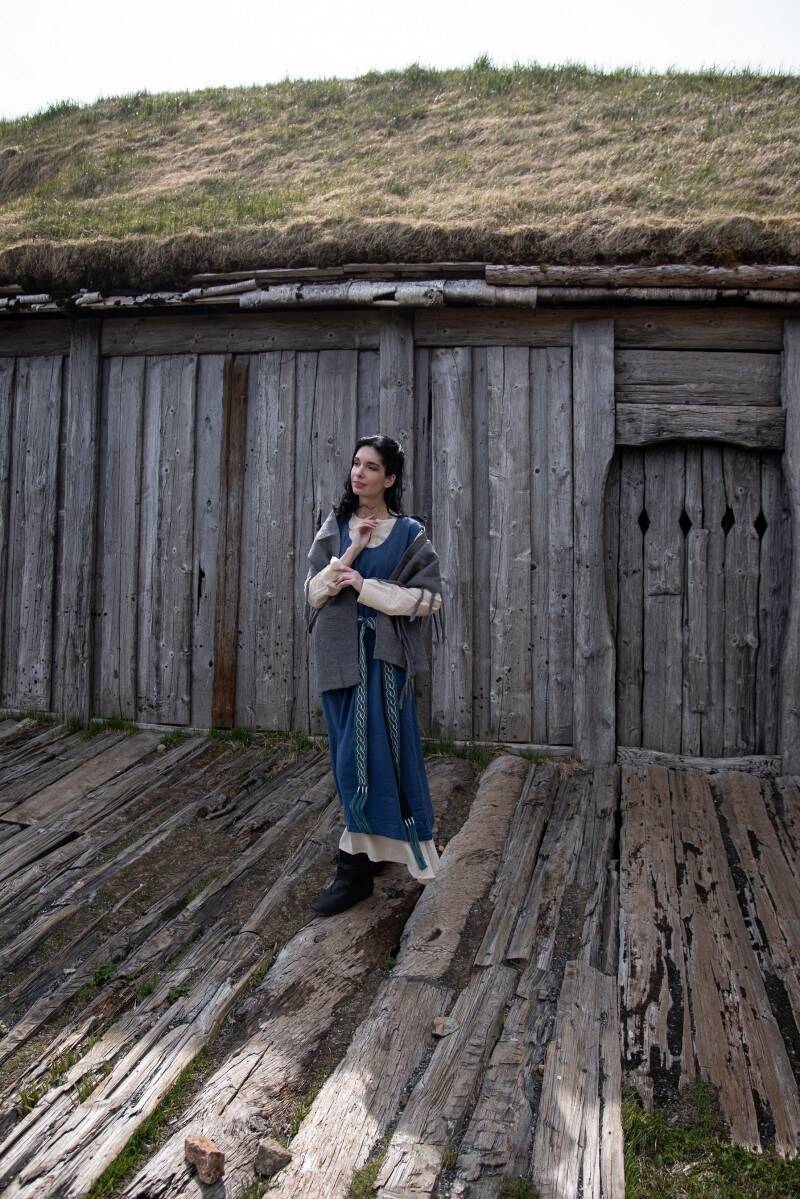Bäuerliches Überkleid in Blau