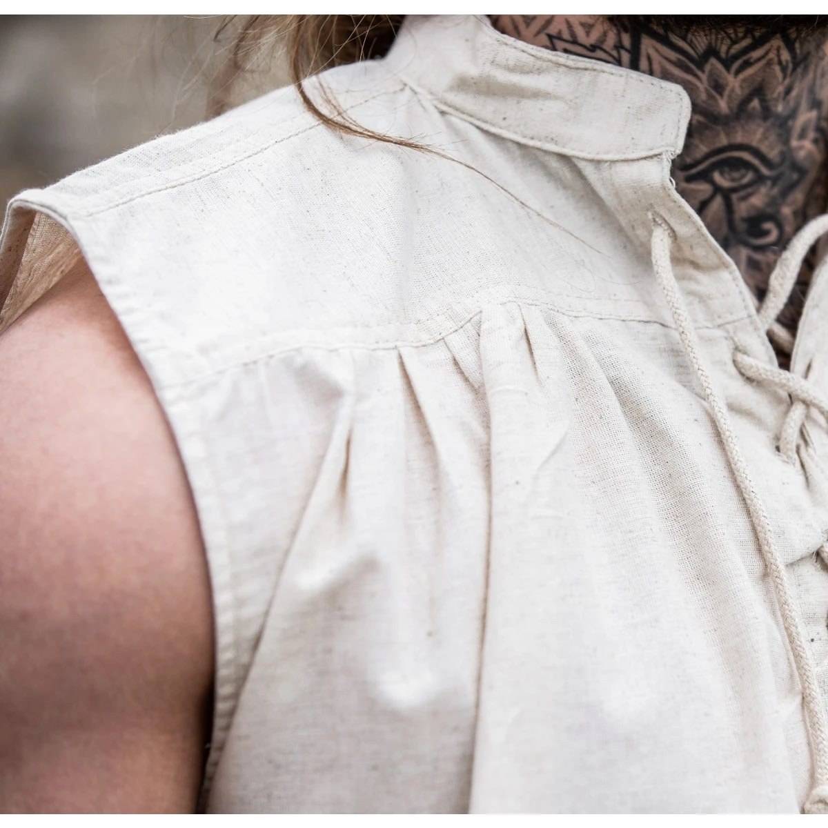 ​​​​Middeleeuwse Mouwloze Blouse in Natuur
