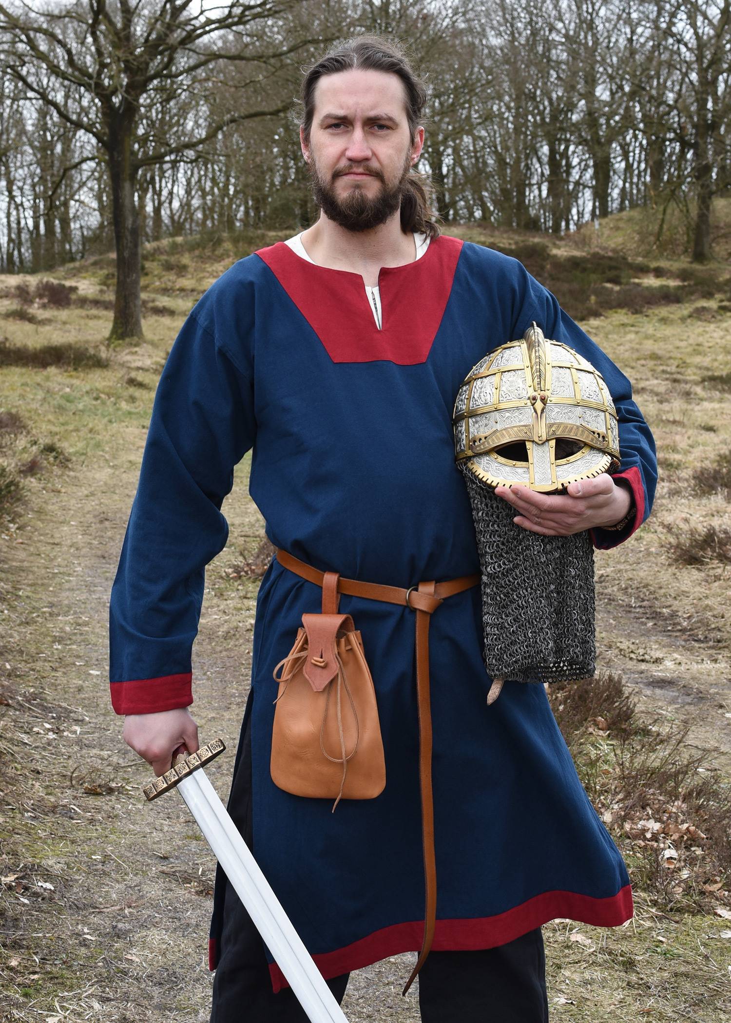 Vroeg Middeleeuws Tuniek in Blauw met Rood