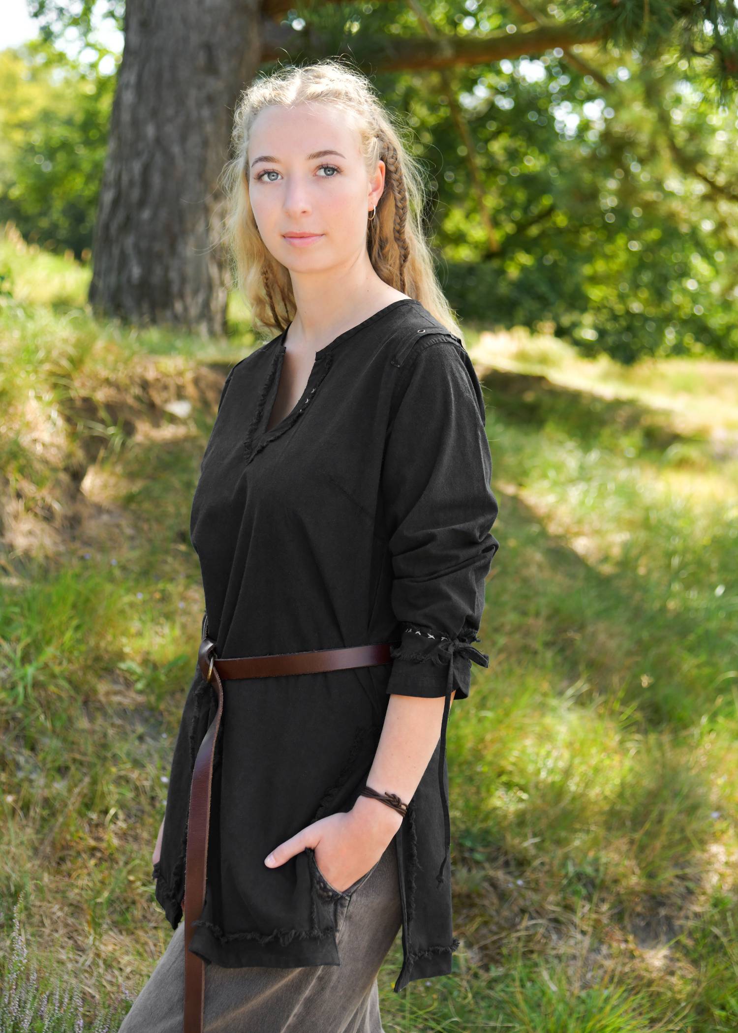 Middeleeuwse / Viking Tuniek in Zwart voor dames met een distressed look