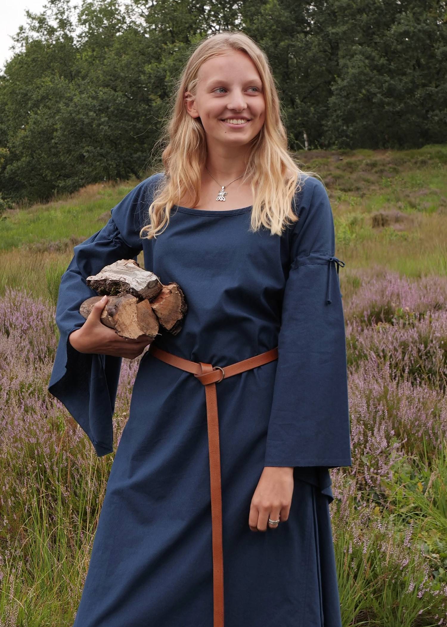 Middeleeuwse Dames Onderjurk in Blauw 12e-13e eeuws (aanbieding)