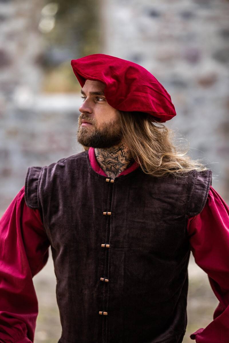 Middeleeuwse Baret in Rood