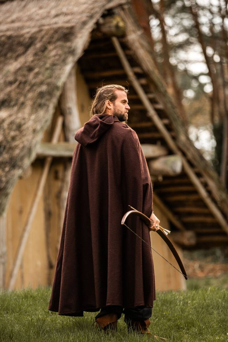 Middeleeuwse Cape Wol in  Bruin met Muts,131 cm