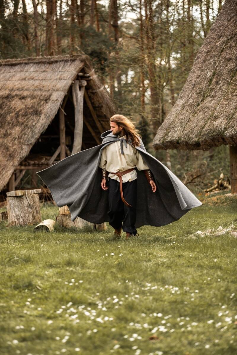 ​Middeleeuwse Wollen Cape in Grijs met lange Muts, 160 cm