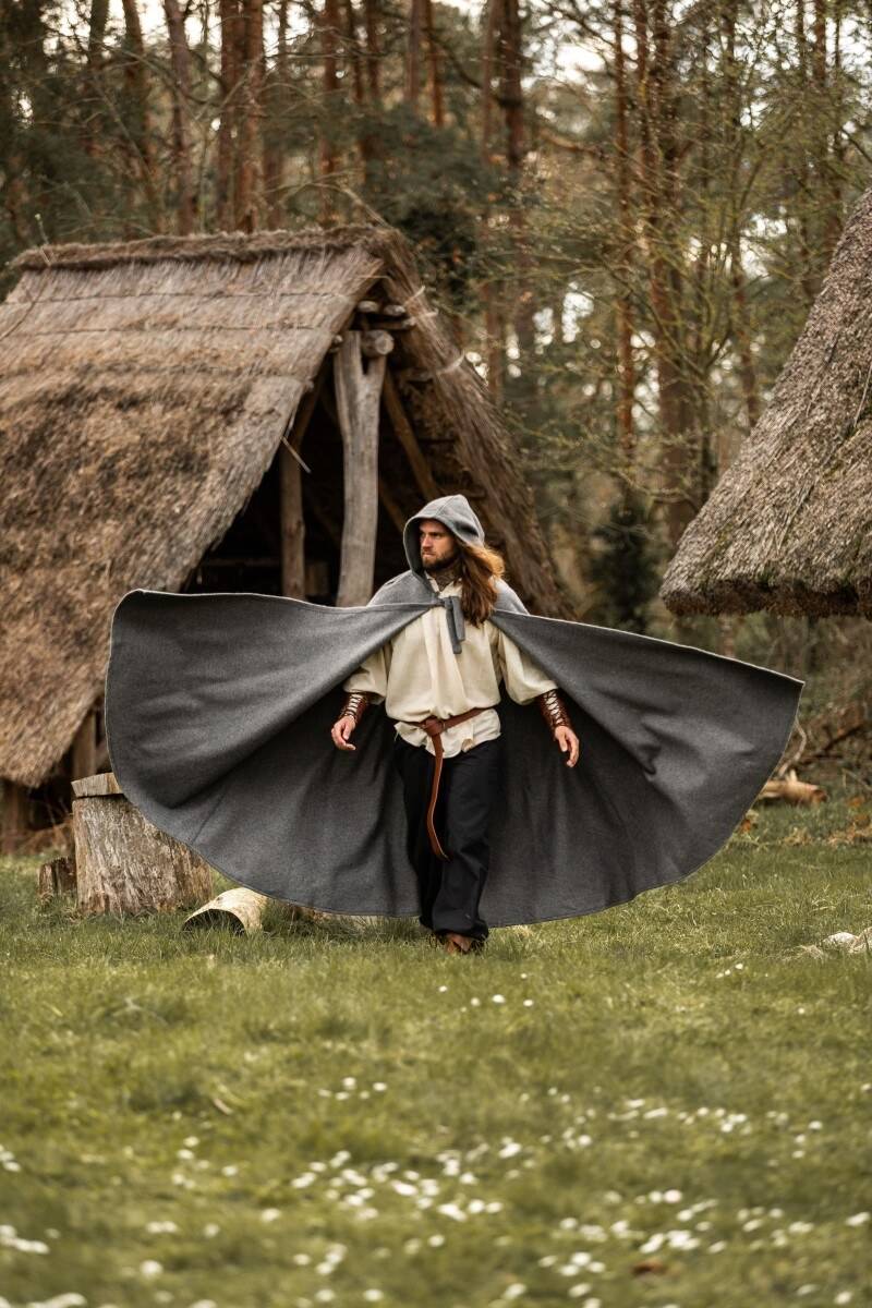 ​Middeleeuwse Wollen Cape in Grijs met lange Muts, 160 cm