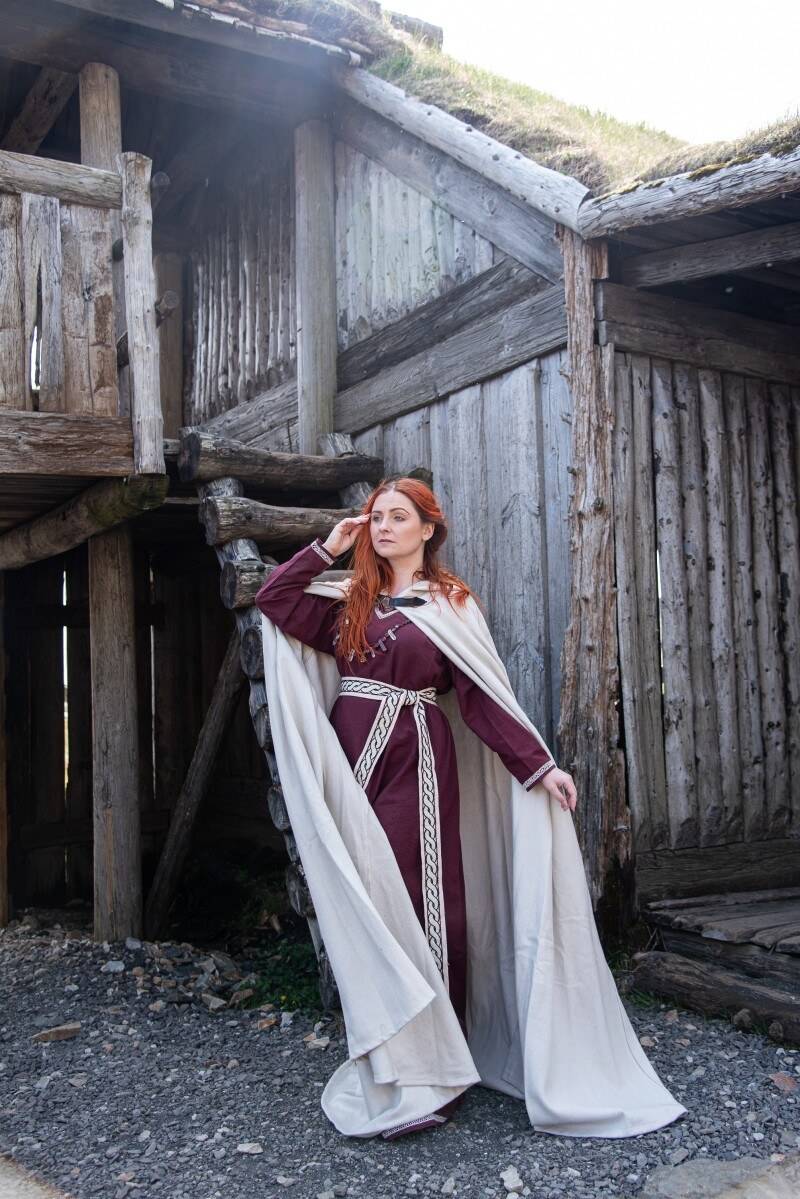 ​Middeleeuwse Wollen Cape in Natuurkleur, 131 cm
