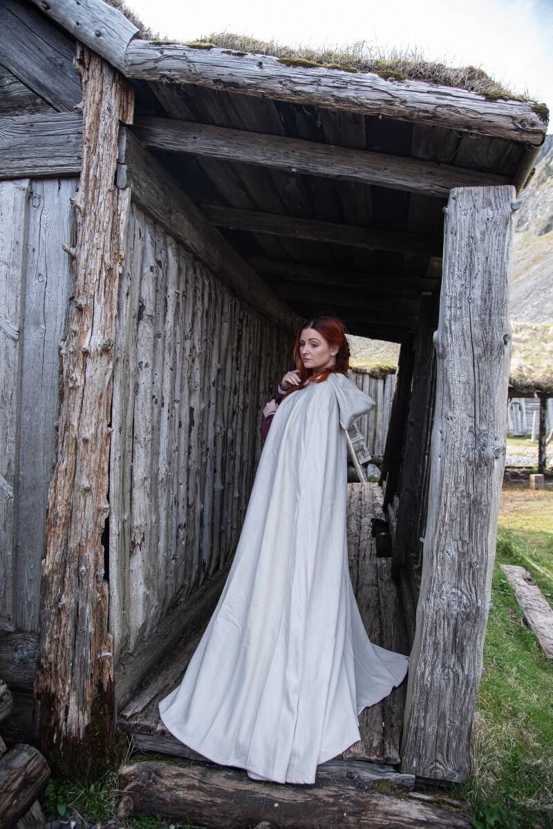 ​Middeleeuwse Wollen Cape in Natuurkleur, 131 cm