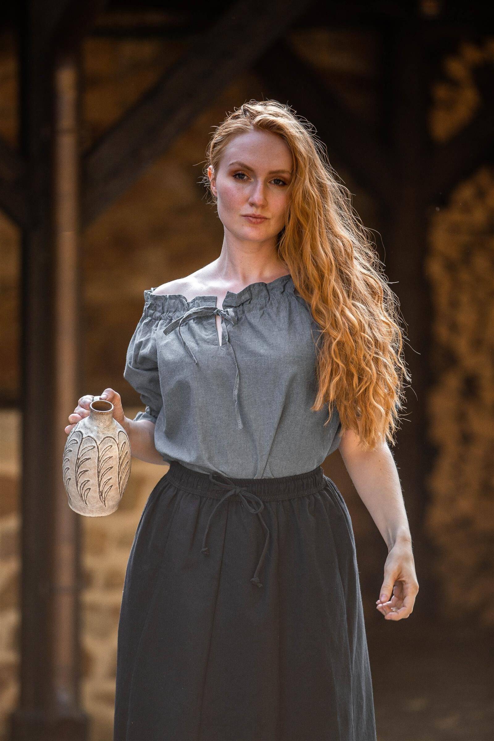 Middeleeuwse blouse Eva met korte mouwen in Duifblauw