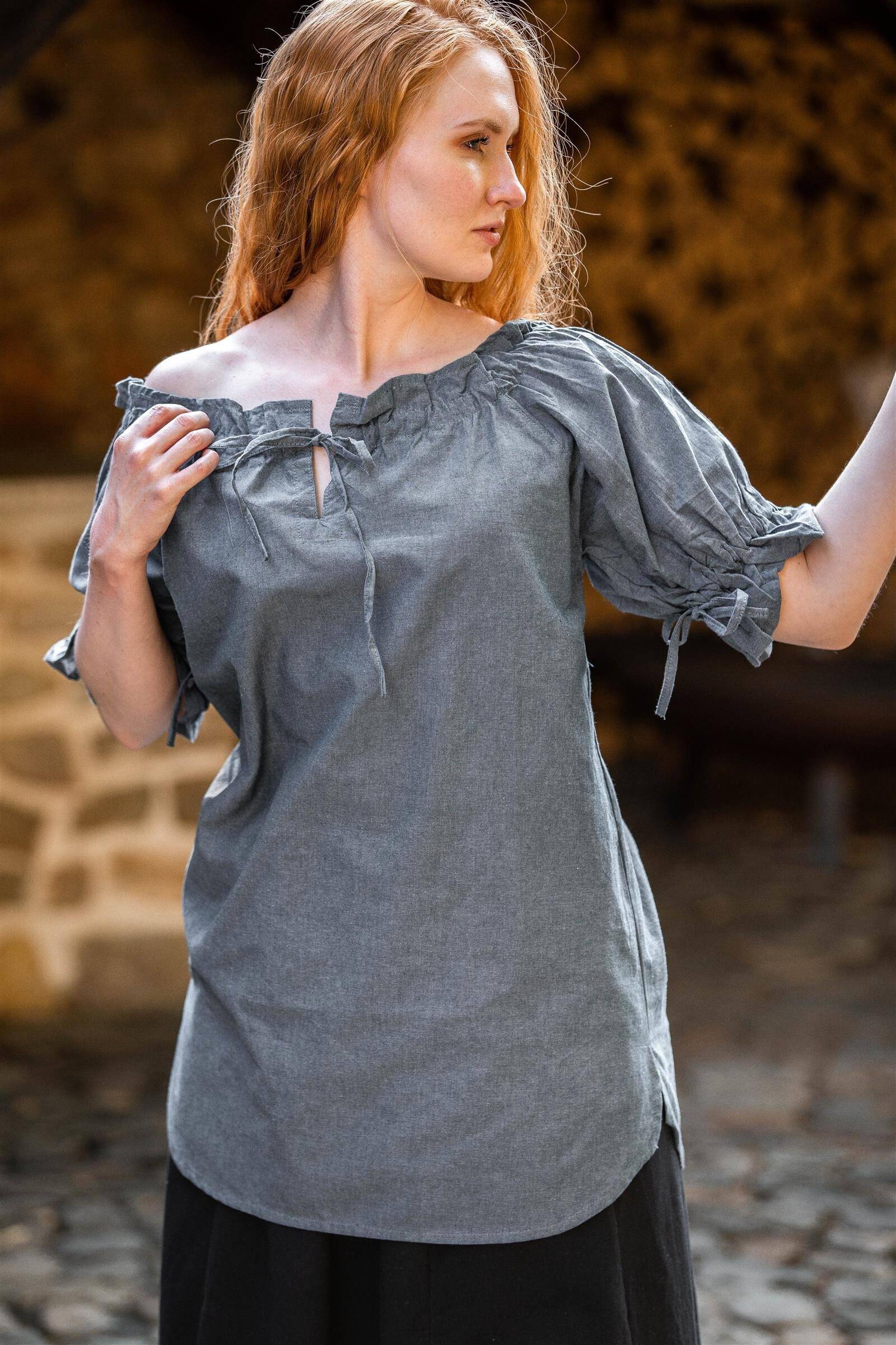 Middeleeuwse blouse Eva met korte mouwen in Duifblauw