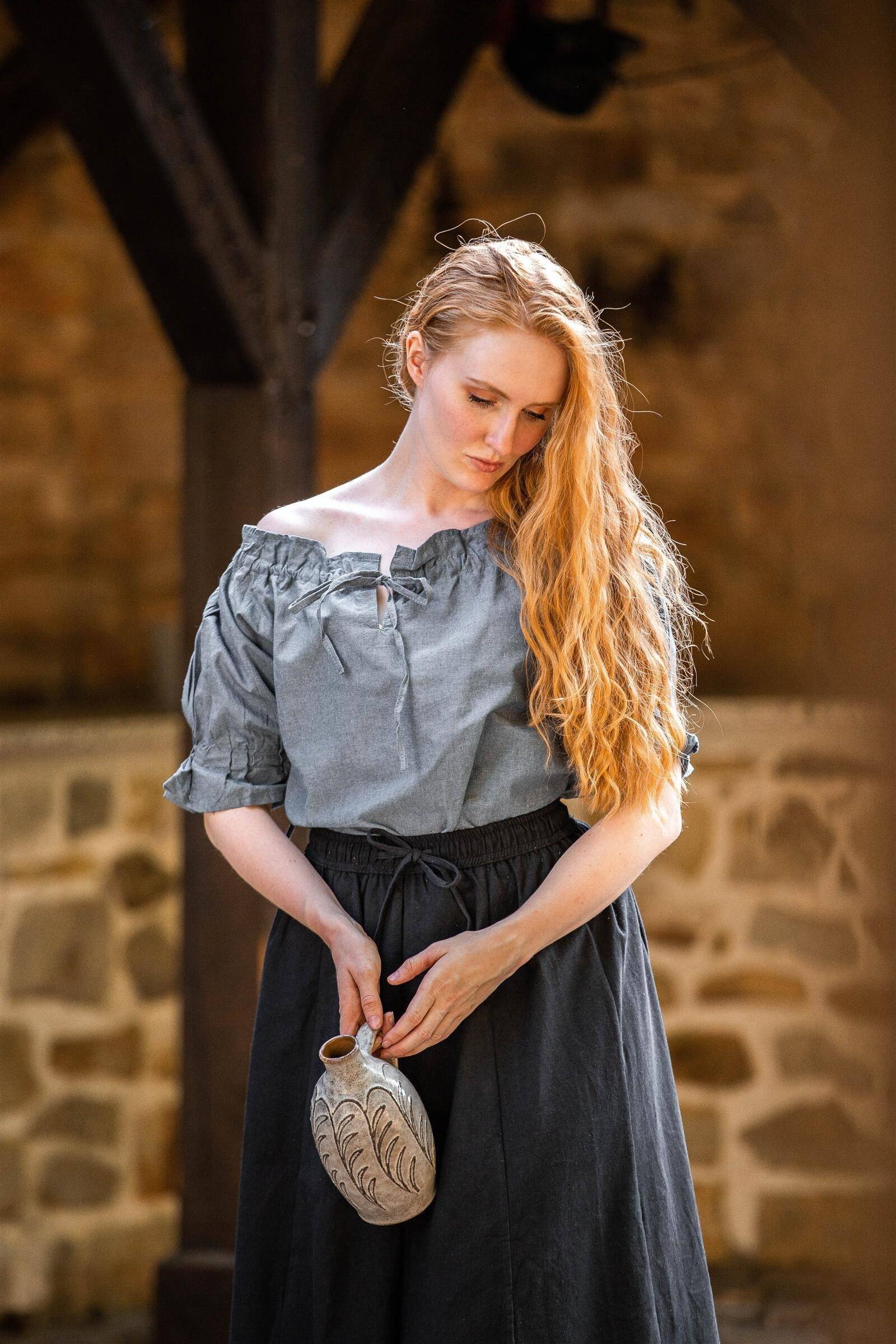 Middeleeuwse blouse Eva met korte mouwen in Duifblauw