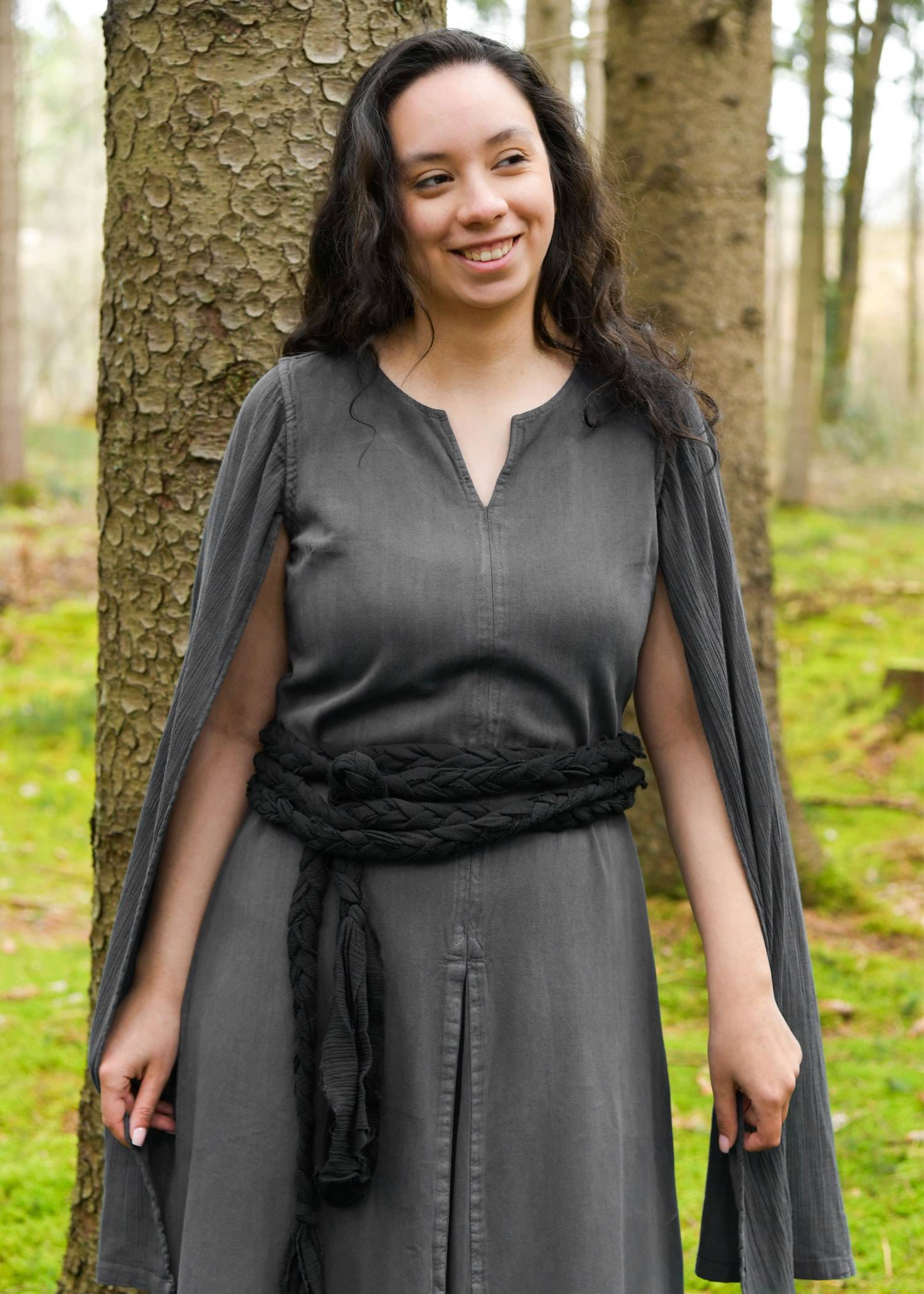 Elegante jurk met lange mouwen in grijs