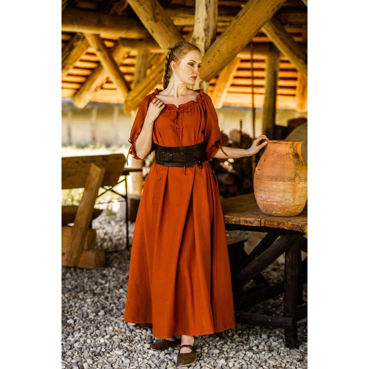 Mittelalterkleid in Rostfarbe
