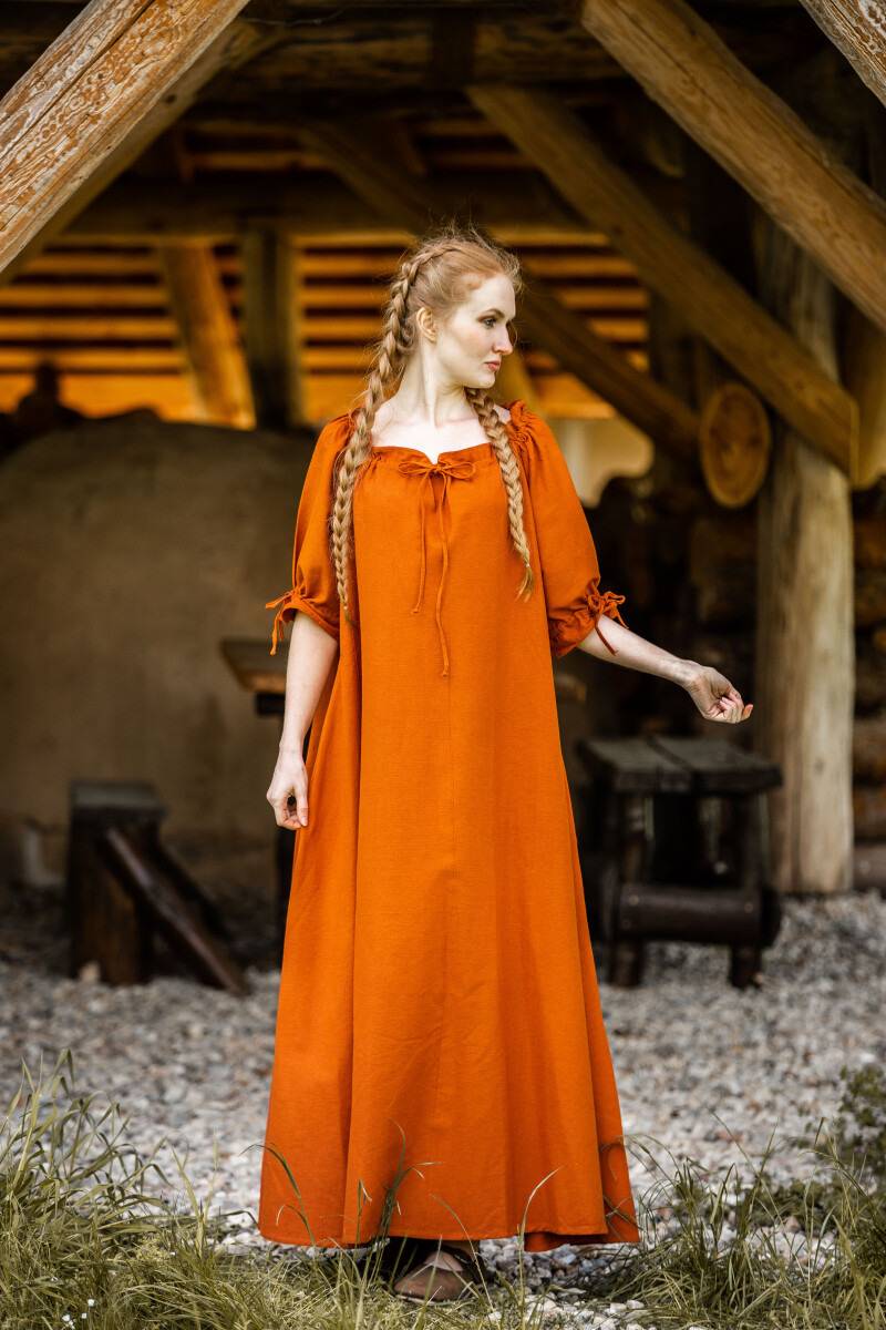Mittelalterkleid in Rostfarbe